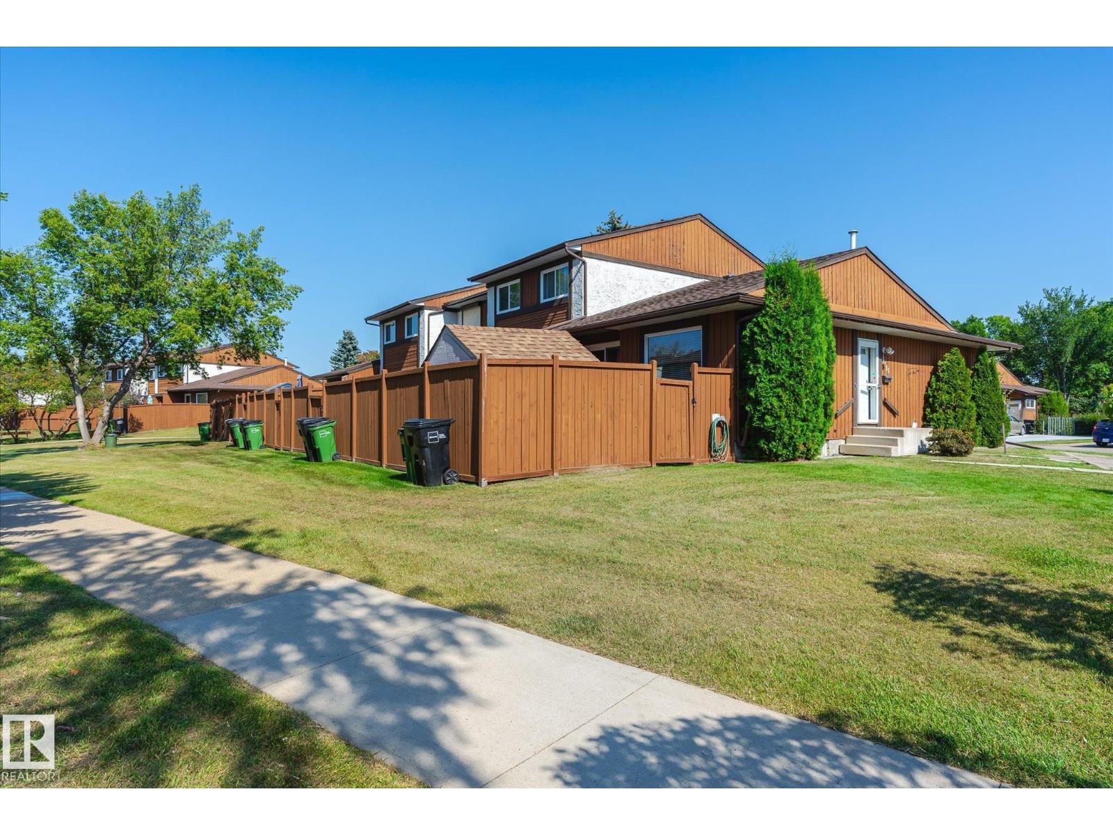 Photo 33 of 111 16725 106 St Nw, Edmonton AB