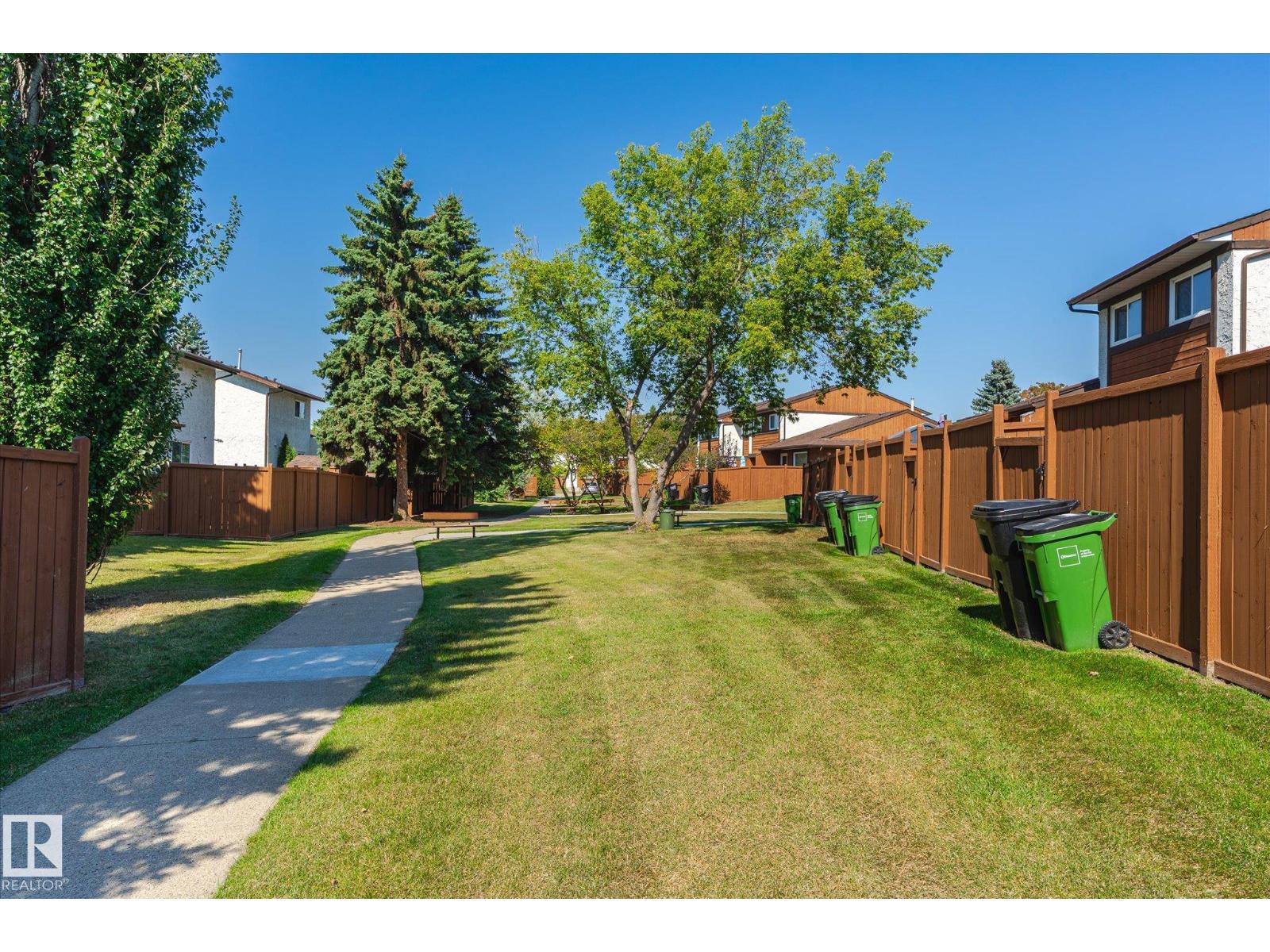 Photo 39 of 111 16725 106 St Nw, Edmonton AB