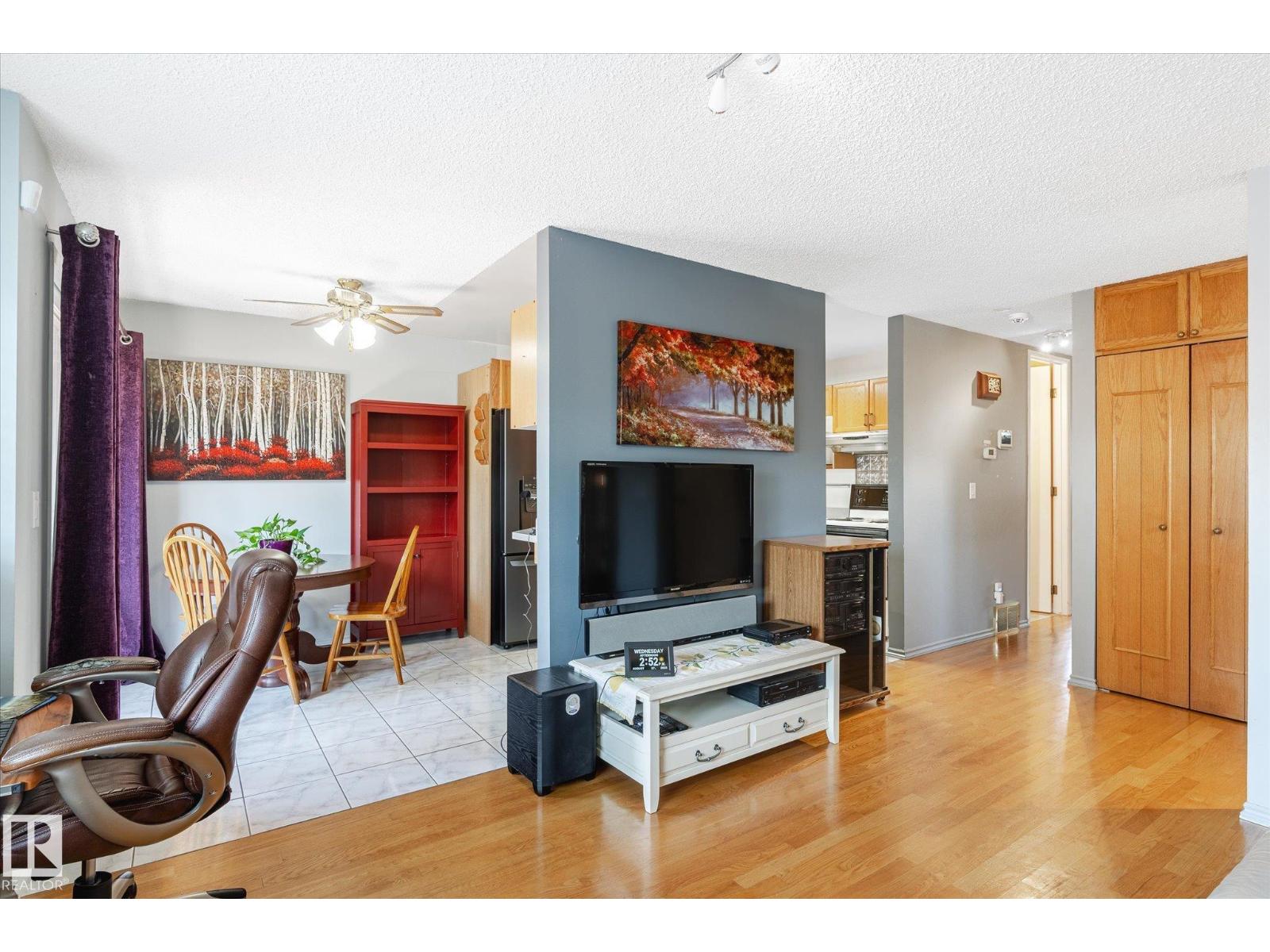 Photo 4 of 111 16725 106 St Nw, Edmonton AB