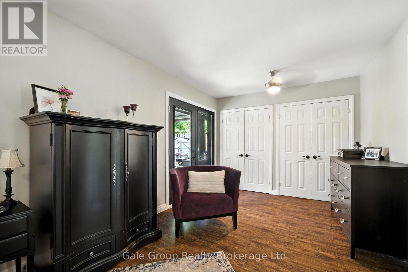 Photo 14 of 42 Moultrey Crescent, Halton Hills ON