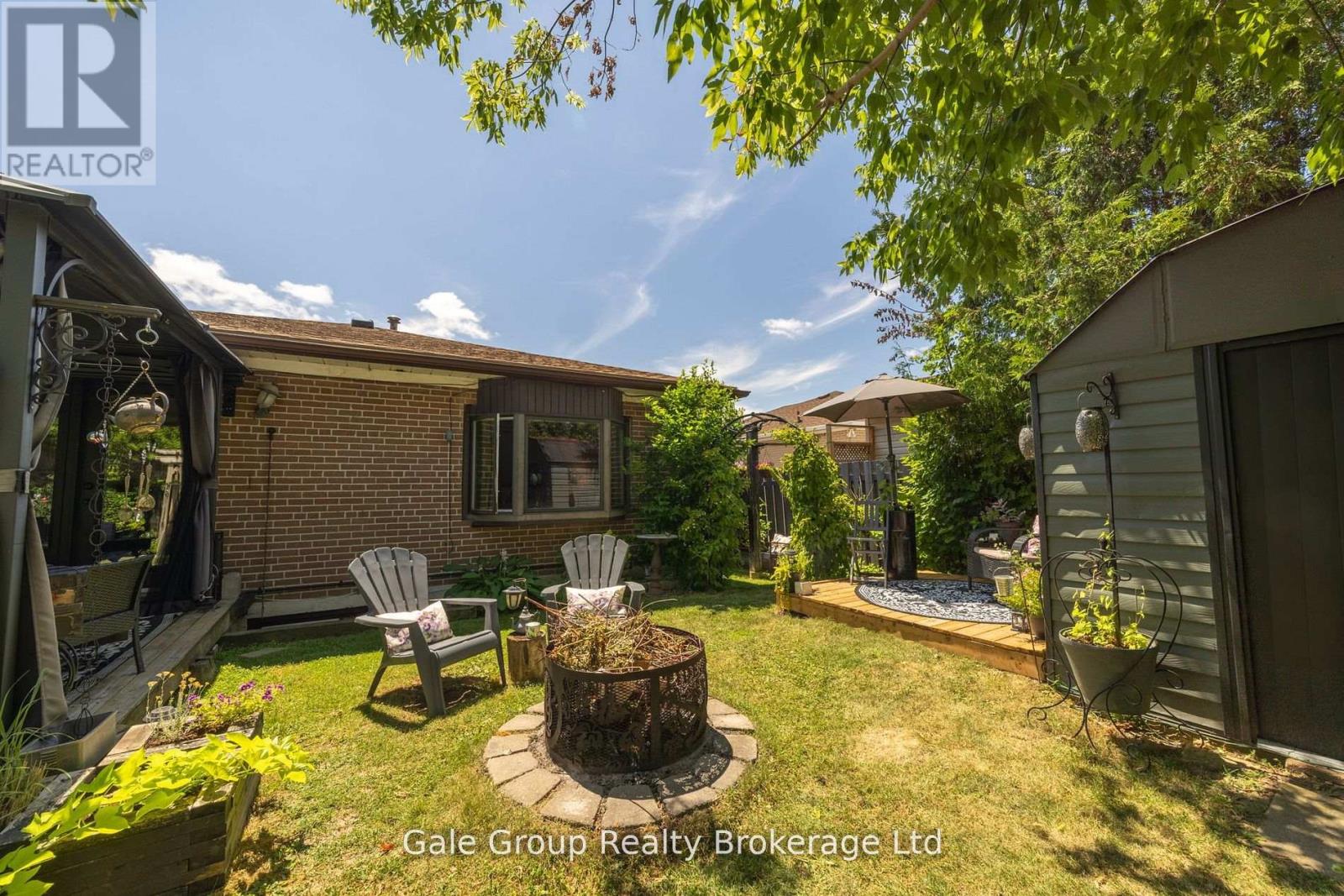 Photo 23 of 42 Moultrey Crescent, Halton Hills ON