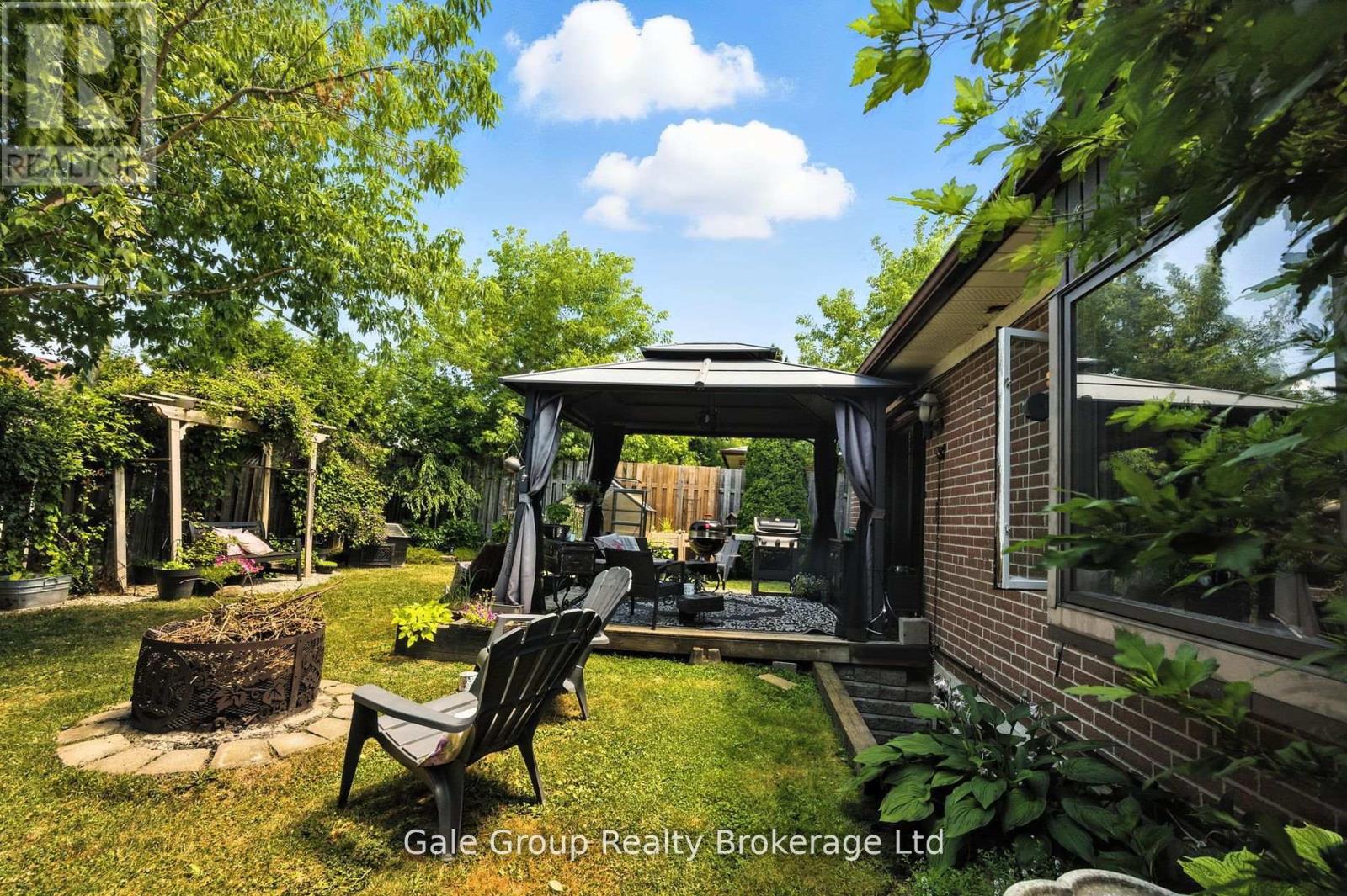 Photo 22 of 42 Moultrey Crescent, Halton Hills ON