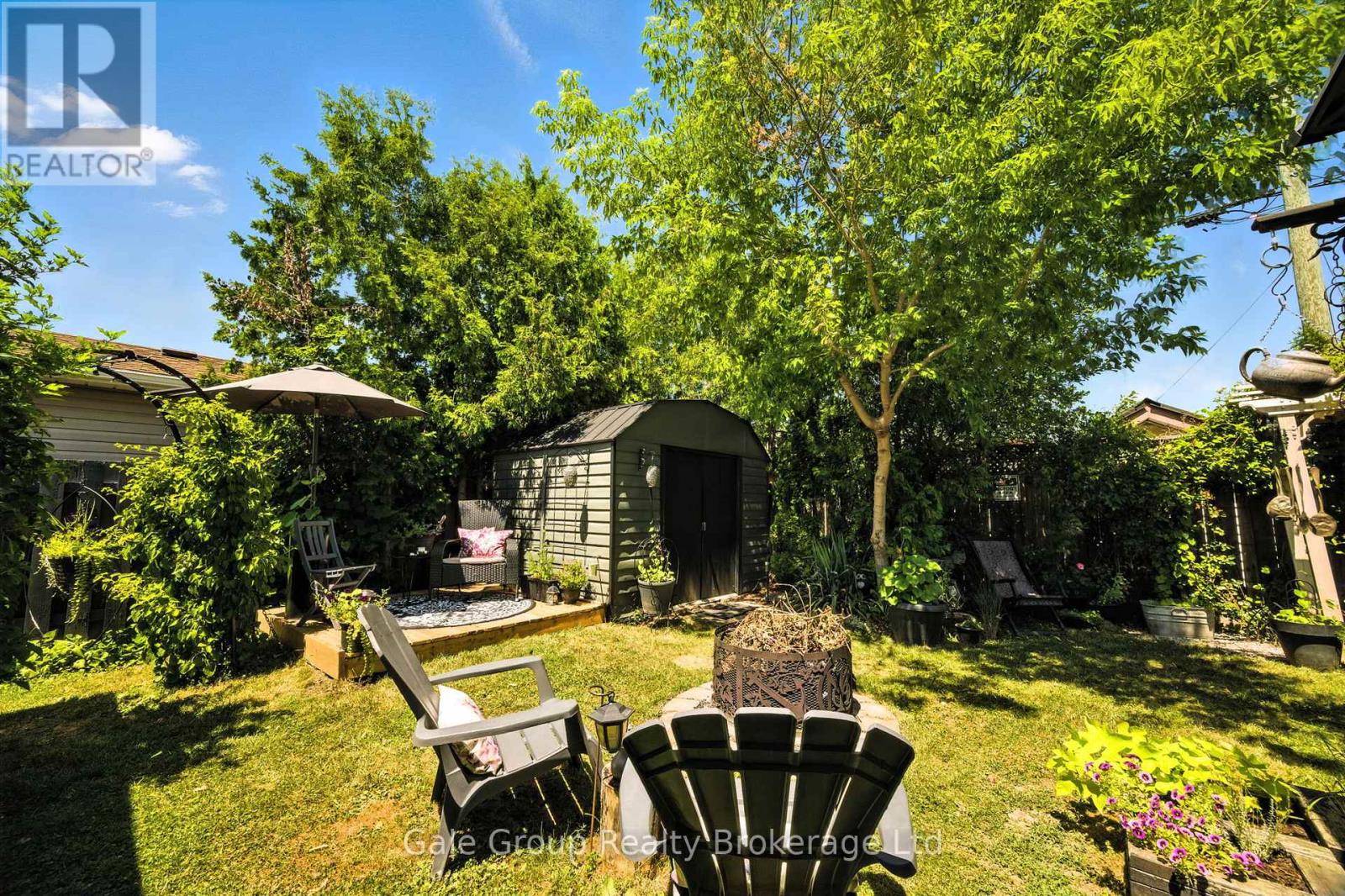 Photo 25 of 42 Moultrey Crescent, Halton Hills ON