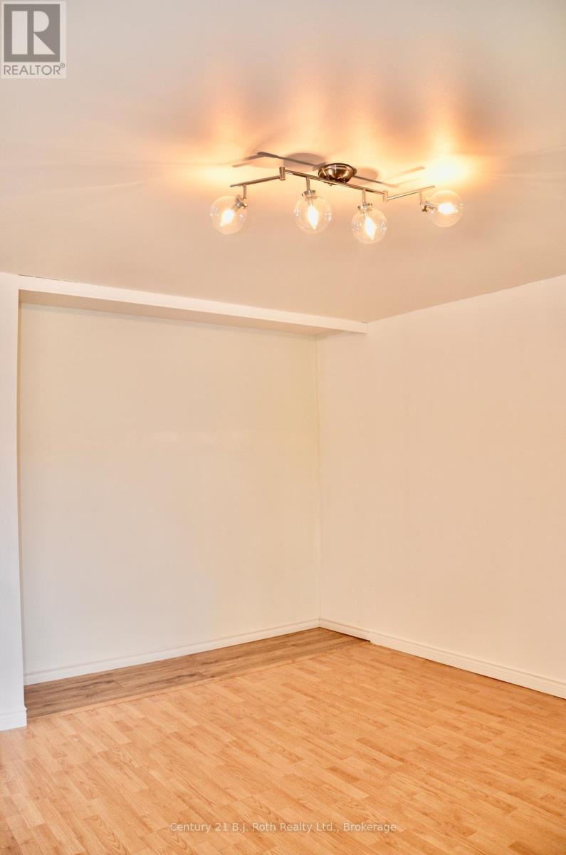 Photo 21 of 12 Kings Court, Orillia ON