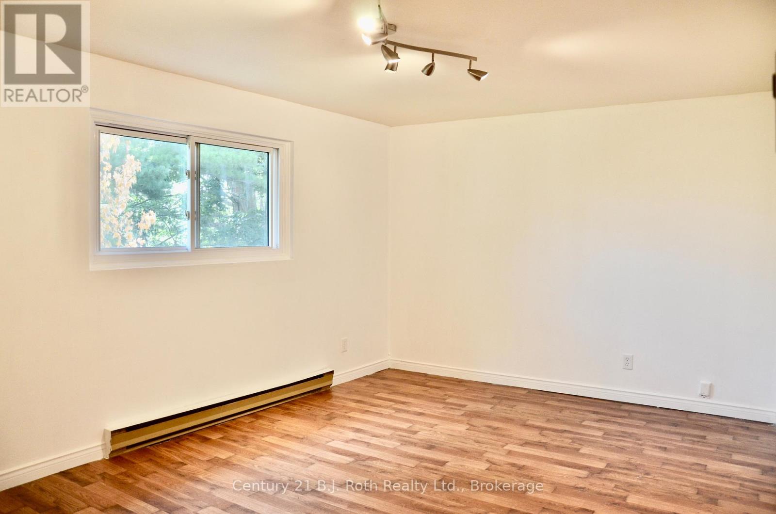 Photo 27 of 12 Kings Court, Orillia ON