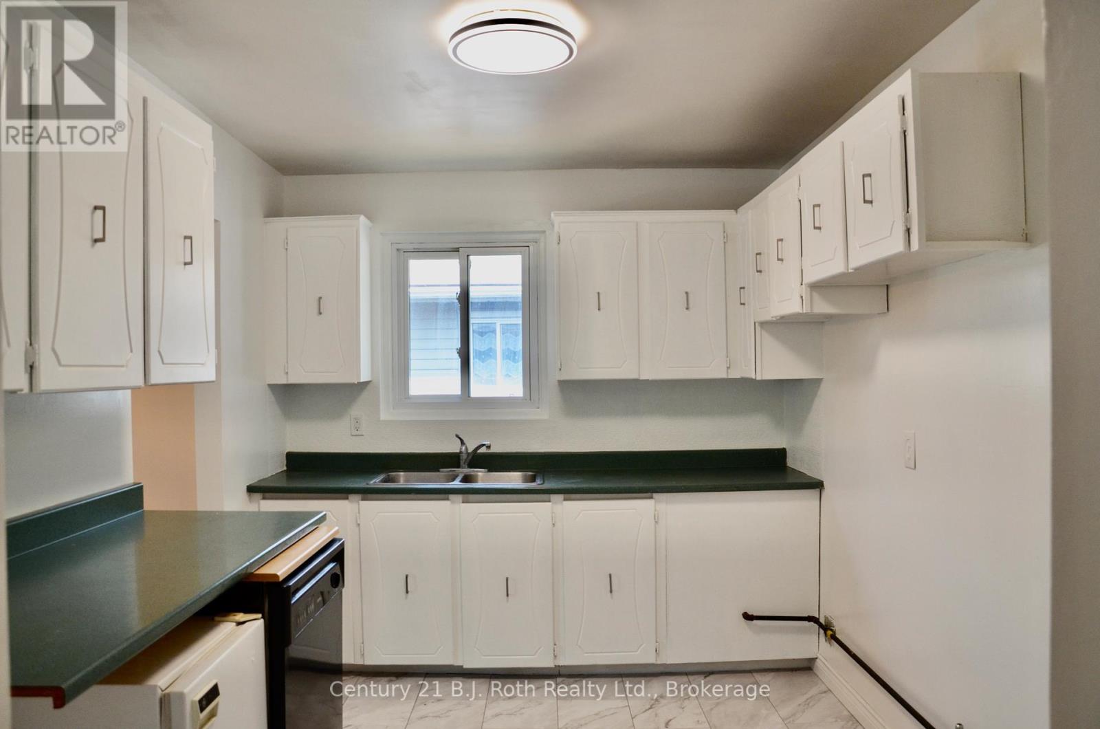 Photo 30 of 12 Kings Court, Orillia ON