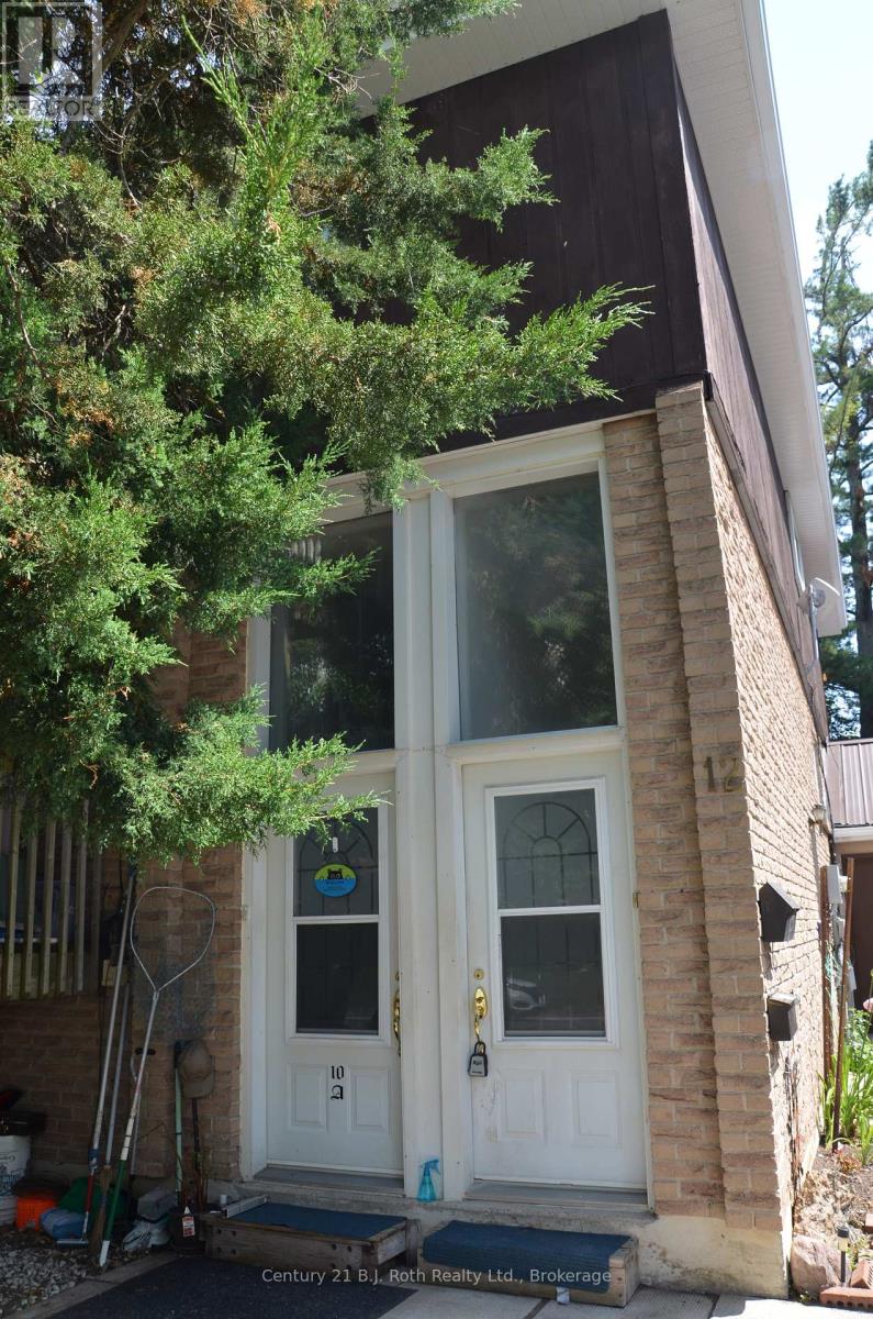 Photo 3 of 12 Kings Court, Orillia ON