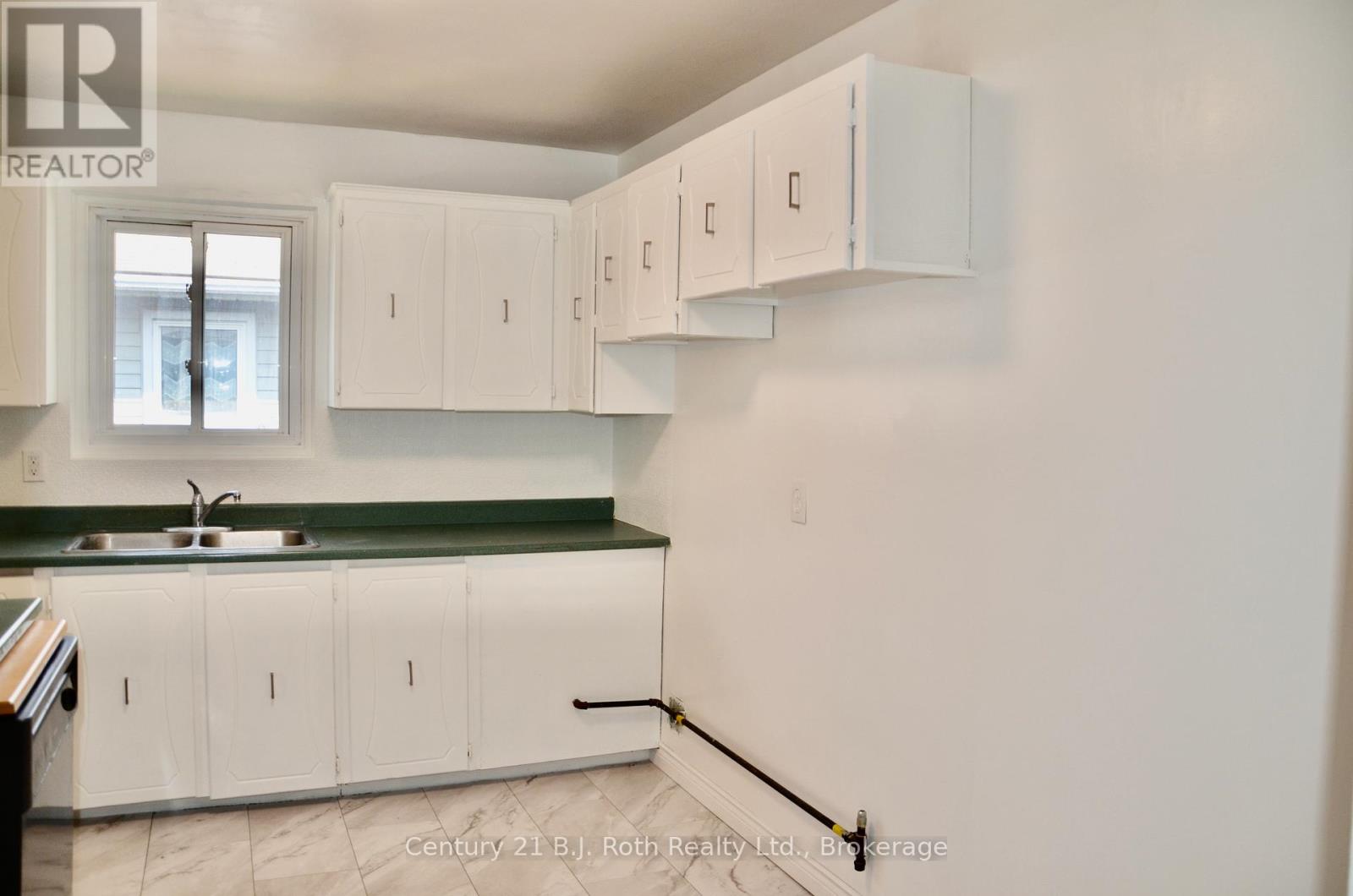 Photo 32 of 12 Kings Court, Orillia ON