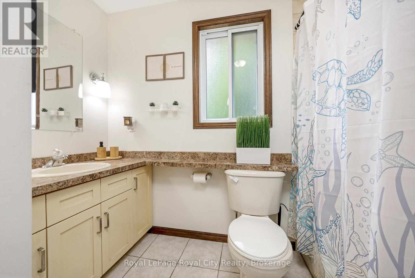 Photo 16 of 151 Queen Street, Guelph Eramosa ON