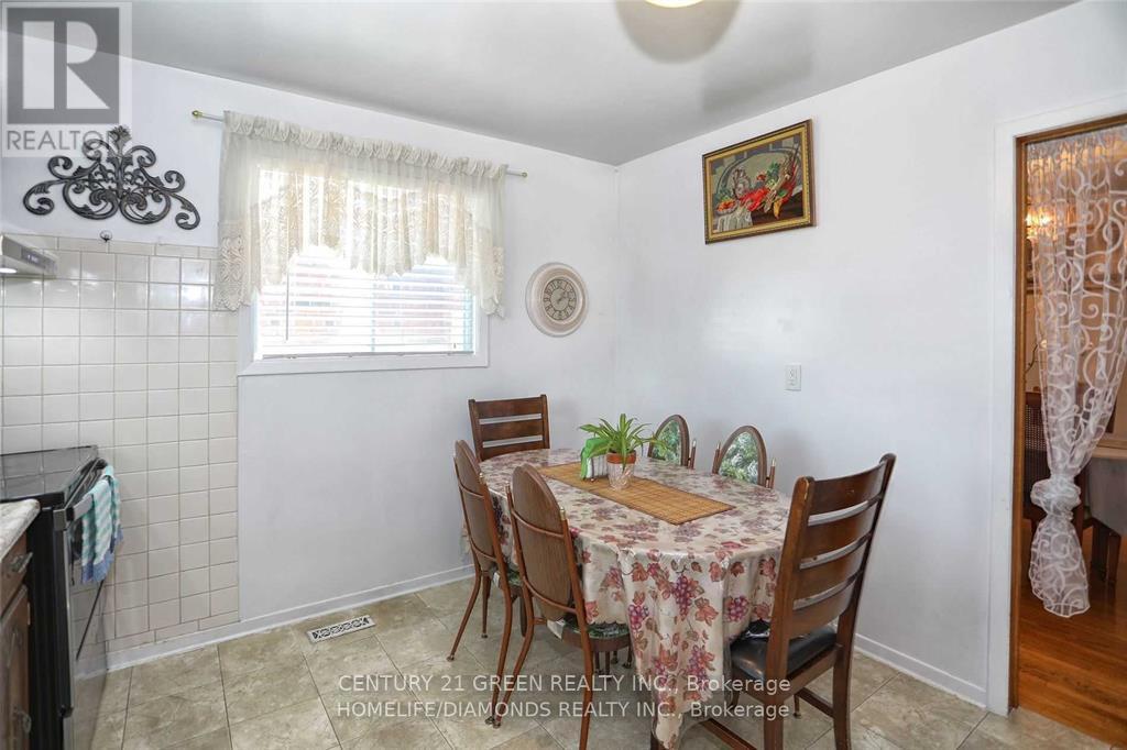 Photo 15 of 35 York Street, Mississauga ON