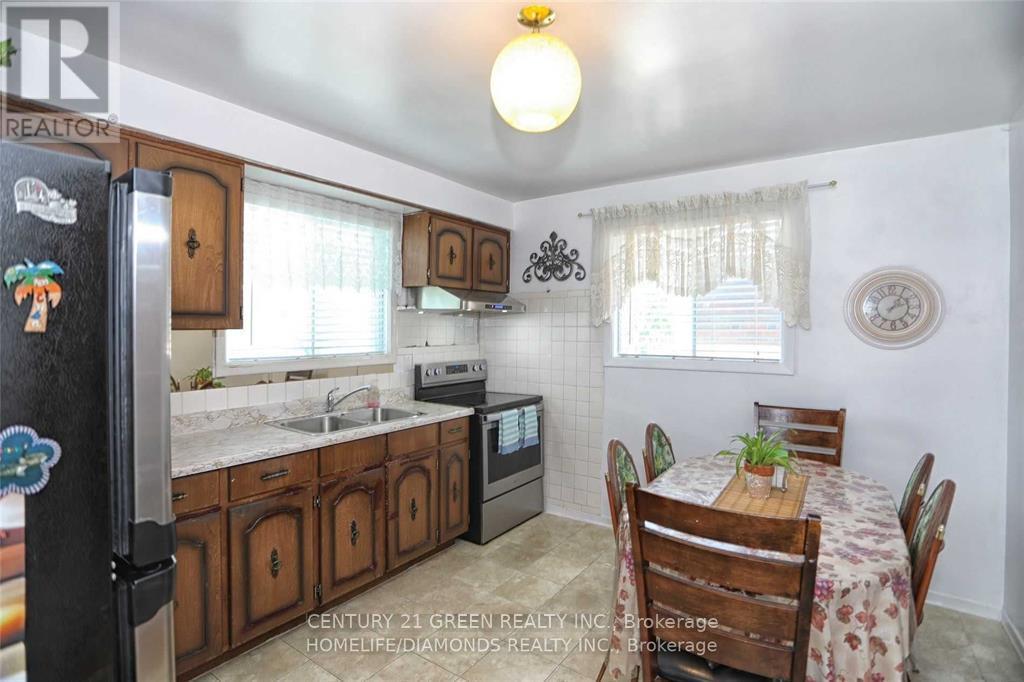 Photo 16 of 35 York Street, Mississauga ON