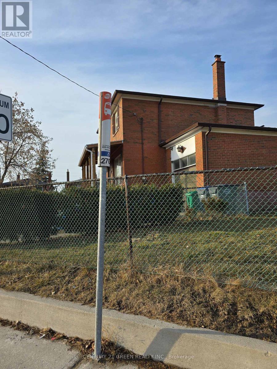 Photo 26 of 35 York Street, Mississauga ON