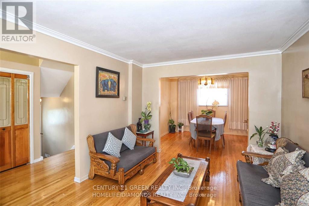 Photo 6 of 35 York Street, Mississauga ON
