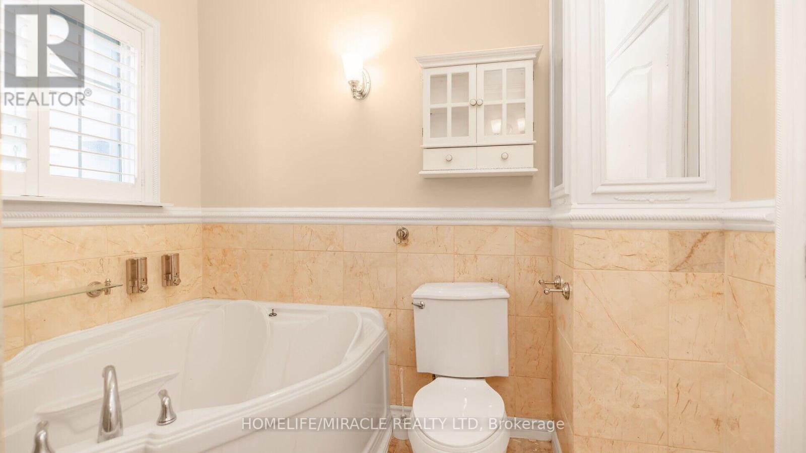 Photo 17 of 112 Troy Street, Mississauga ON