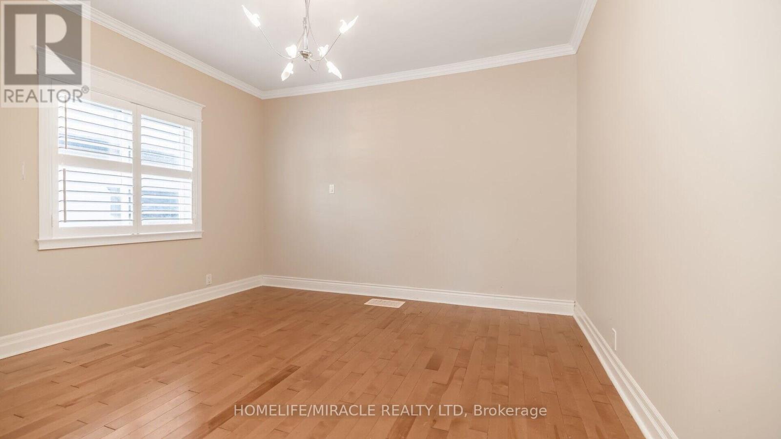 Photo 18 of 112 Troy Street, Mississauga ON
