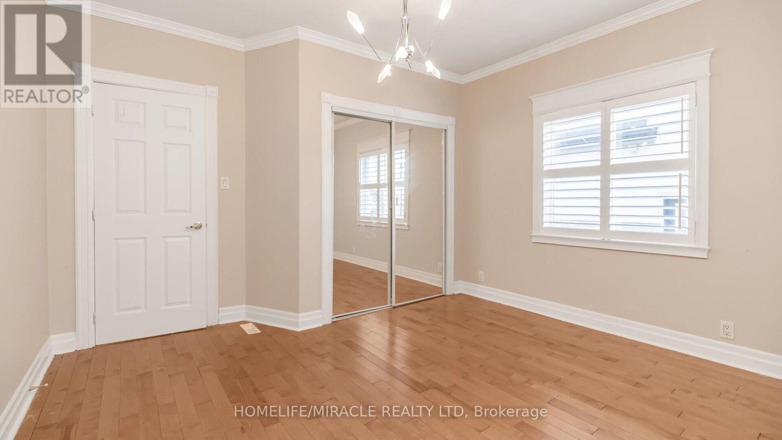 Photo 19 of 112 Troy Street, Mississauga ON