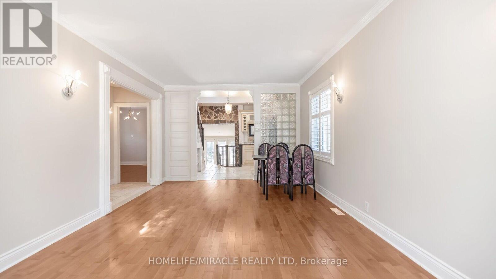 Photo 9 of 112 Troy Street, Mississauga ON