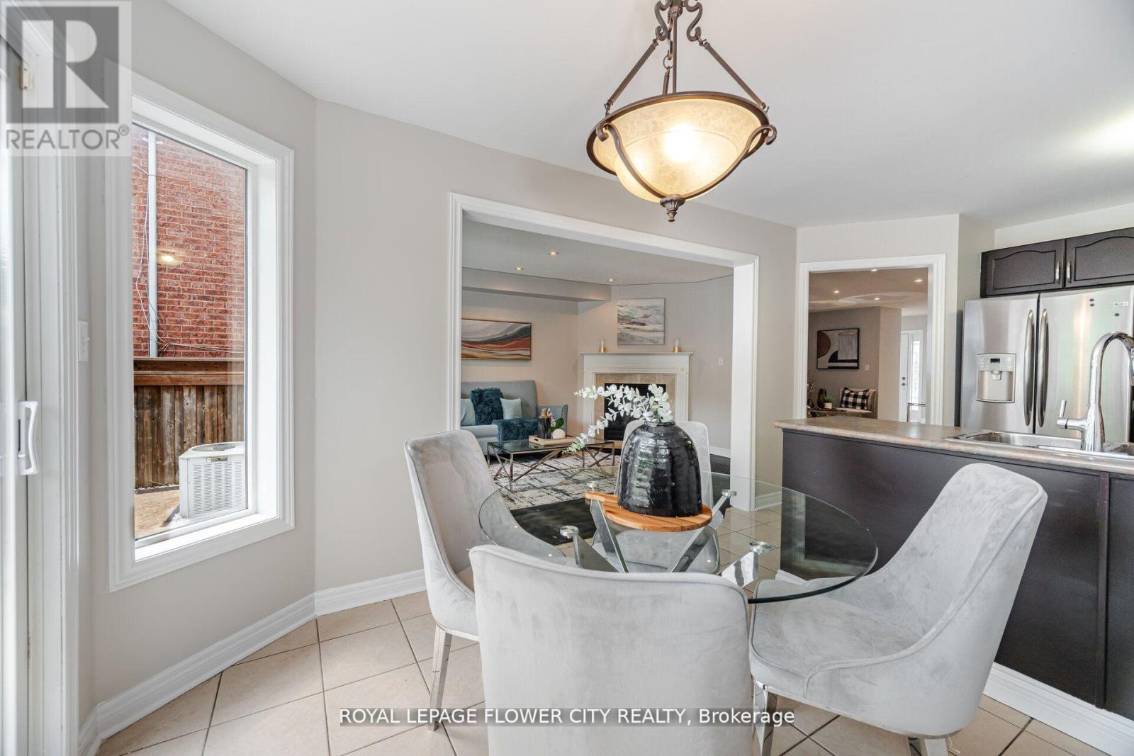 Photo 12 of 61 Headwater Road, Caledon ON
