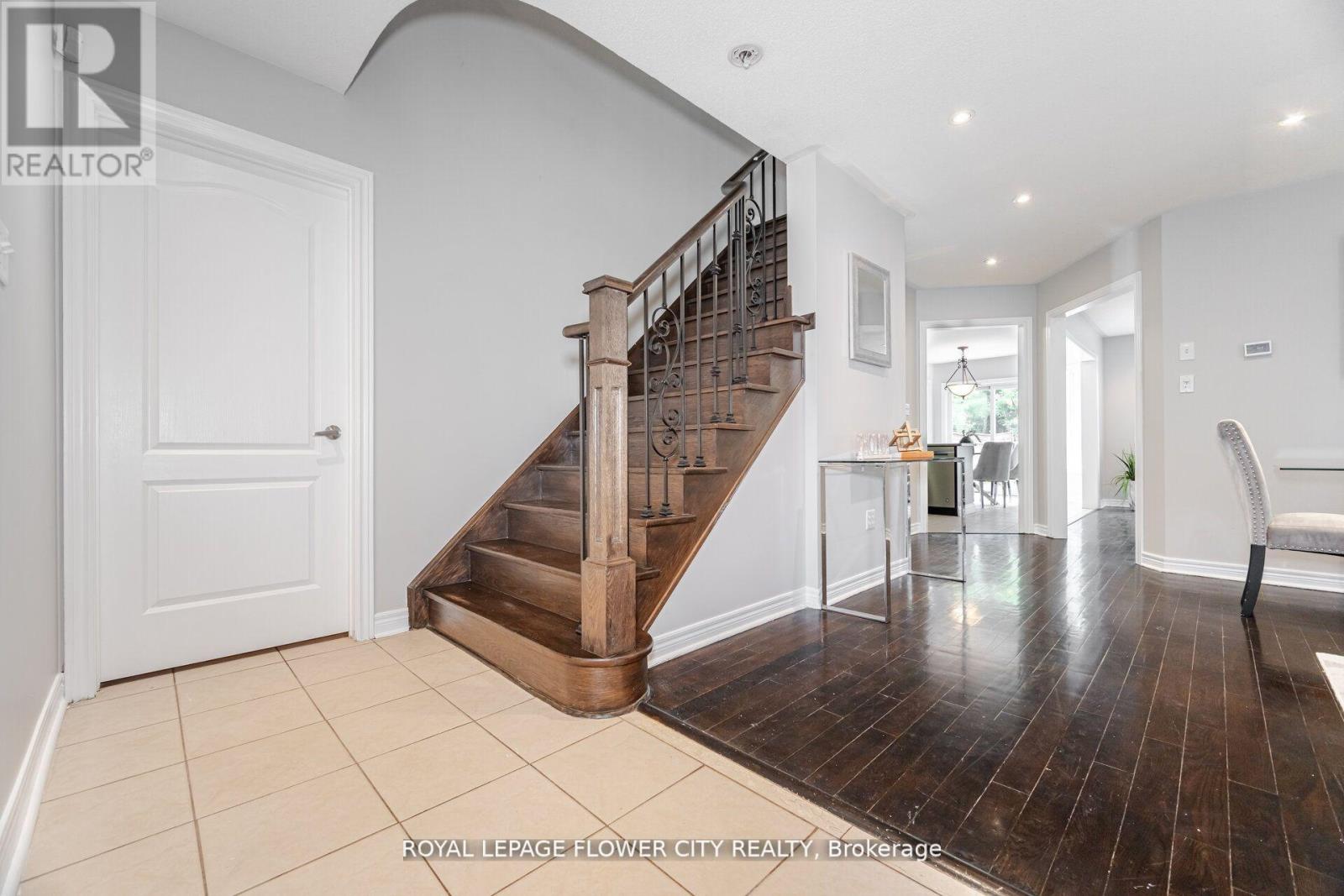 Photo 24 of 61 Headwater Road, Caledon ON
