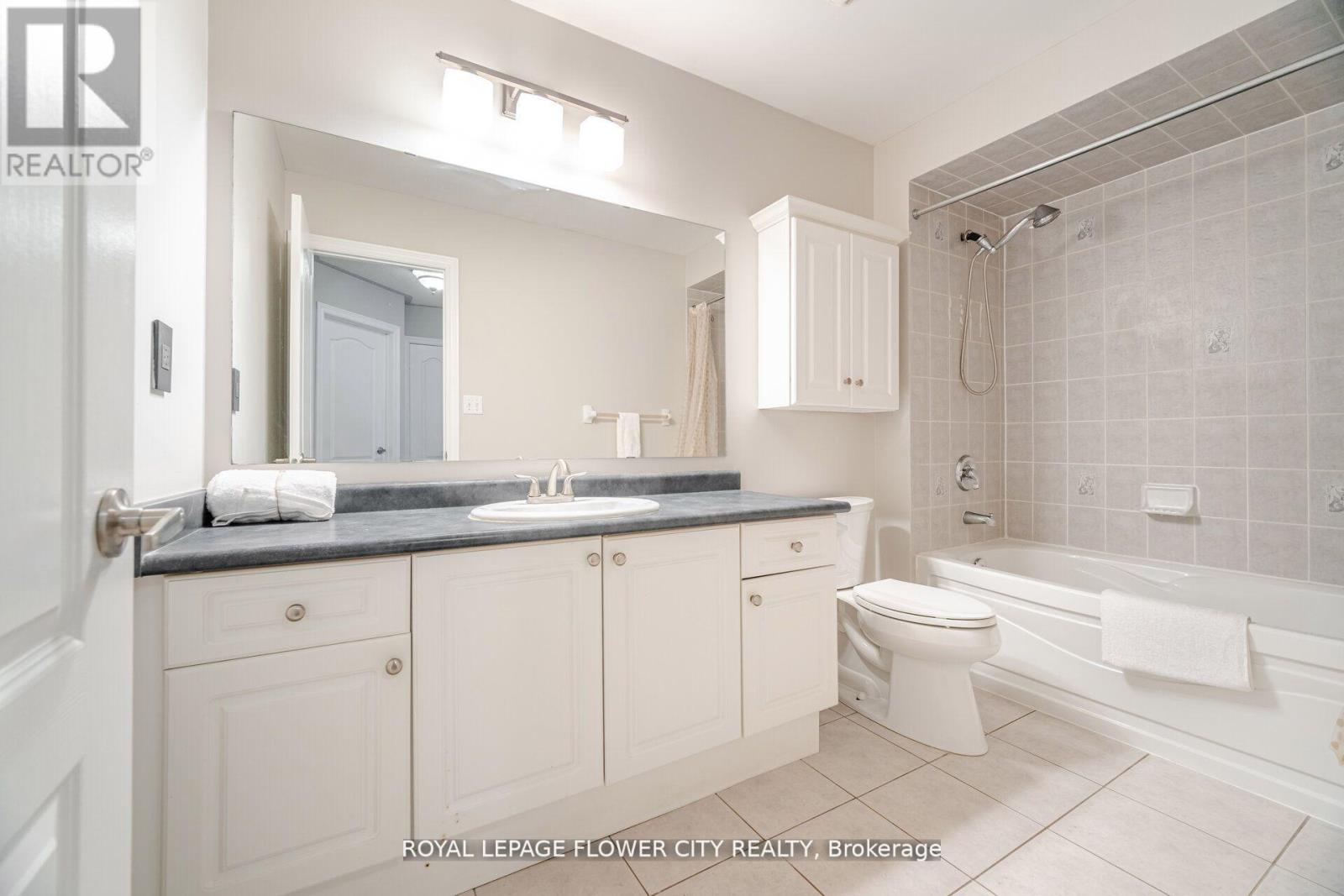Photo 38 of 61 Headwater Road, Caledon ON