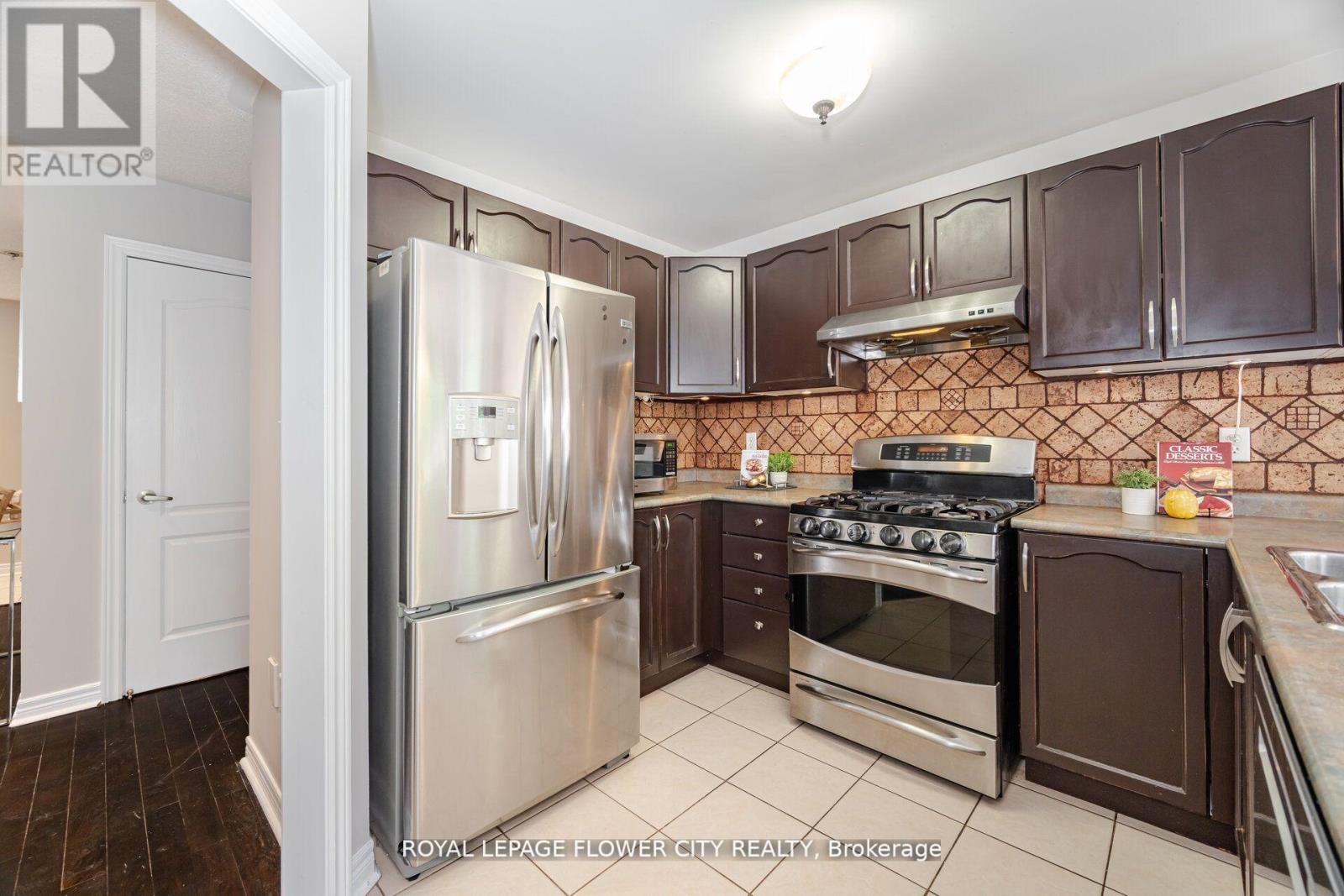 Photo 9 of 61 Headwater Road, Caledon ON