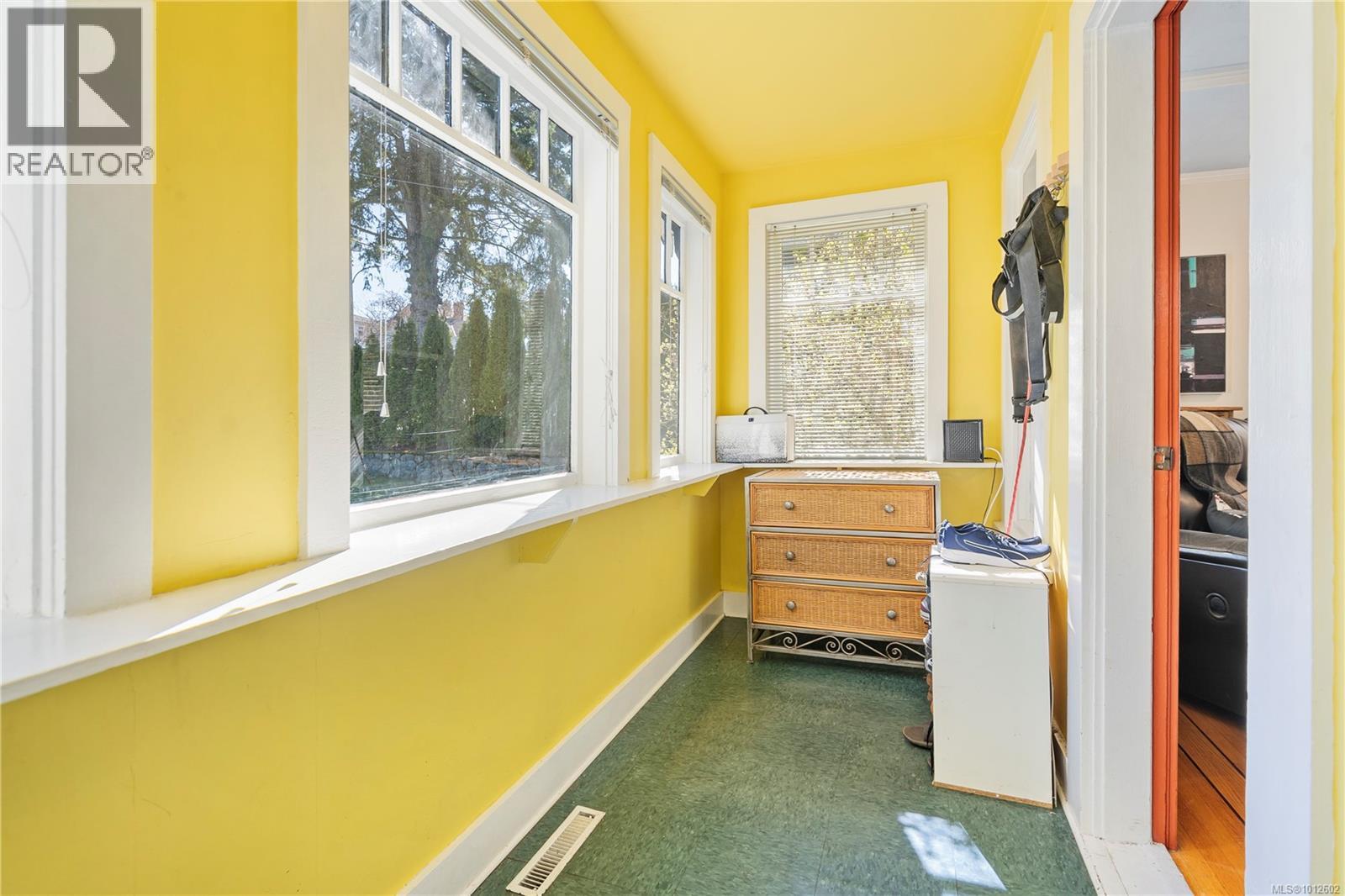  3228 Seaton Street, Saanich