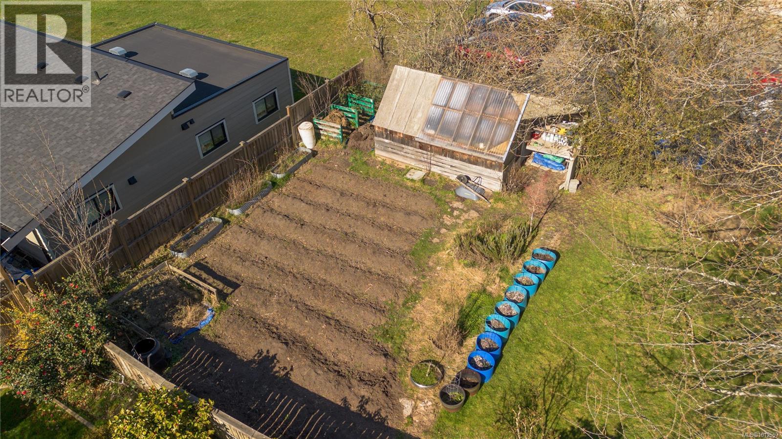 Photo 10 of 3228 Seaton St, Saanich BC