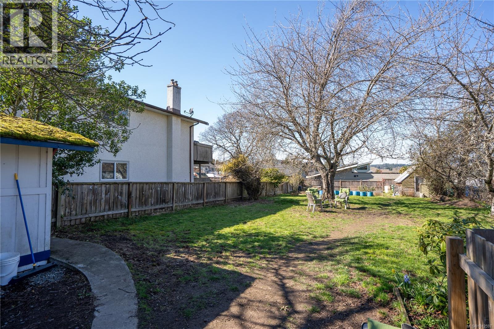 Photo 11 of 3228 Seaton St, Saanich BC