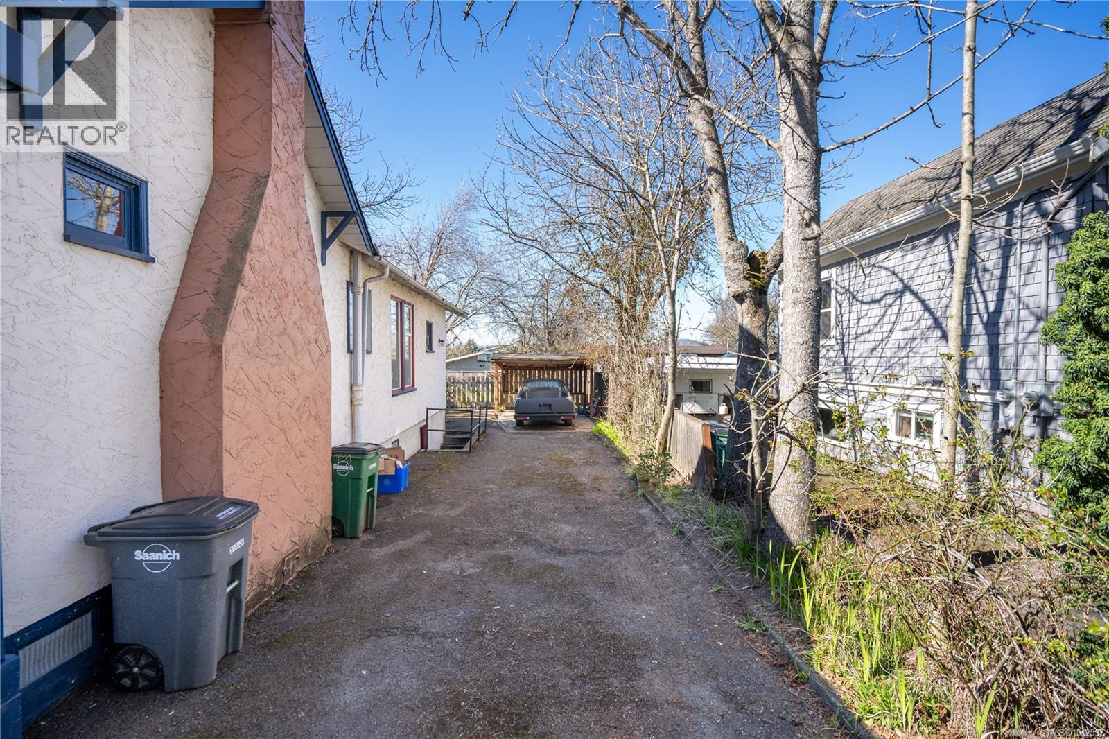 Photo 16 of 3228 Seaton St, Saanich BC
