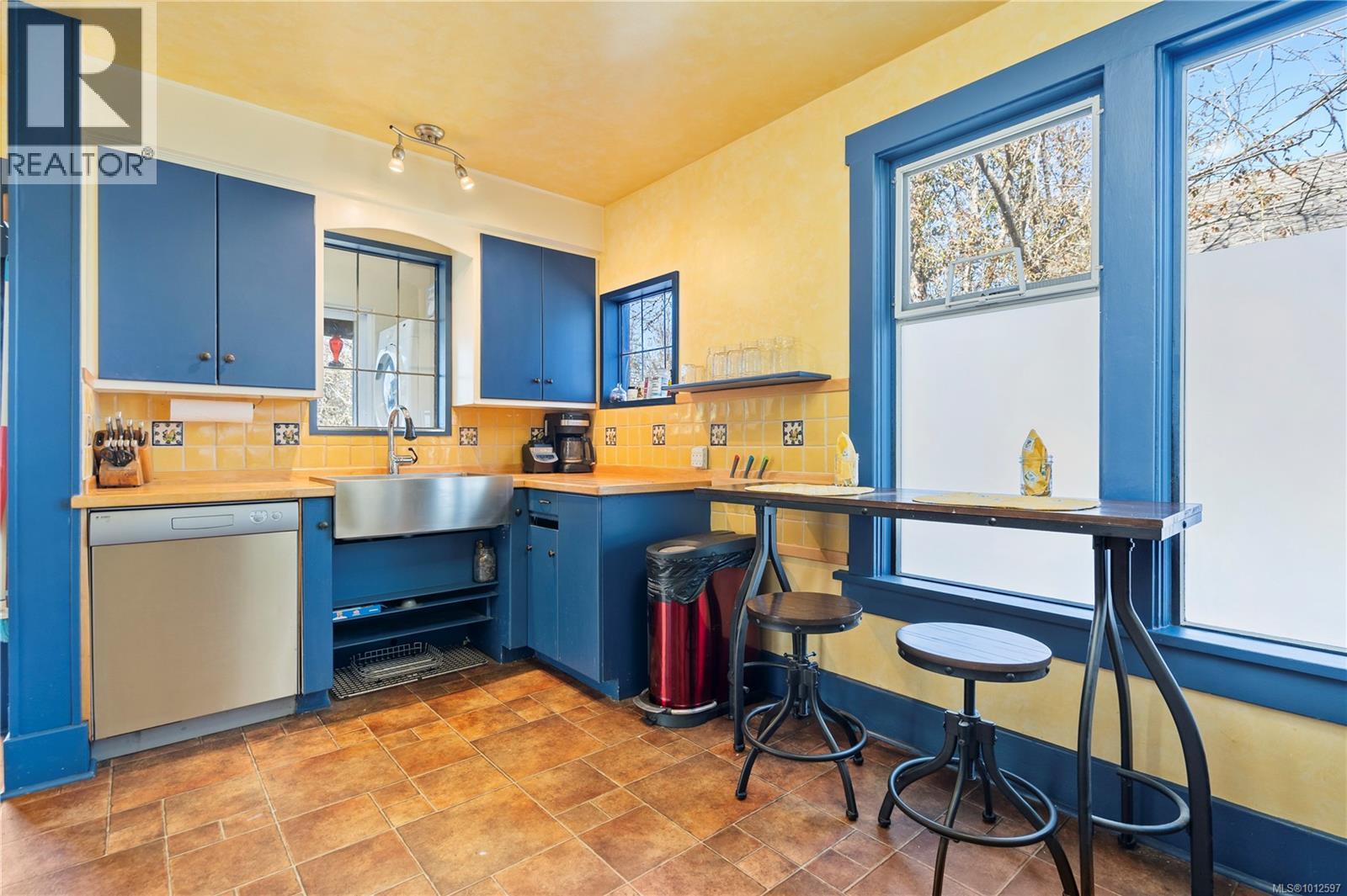 Photo 23 of 3228 Seaton St, Saanich BC