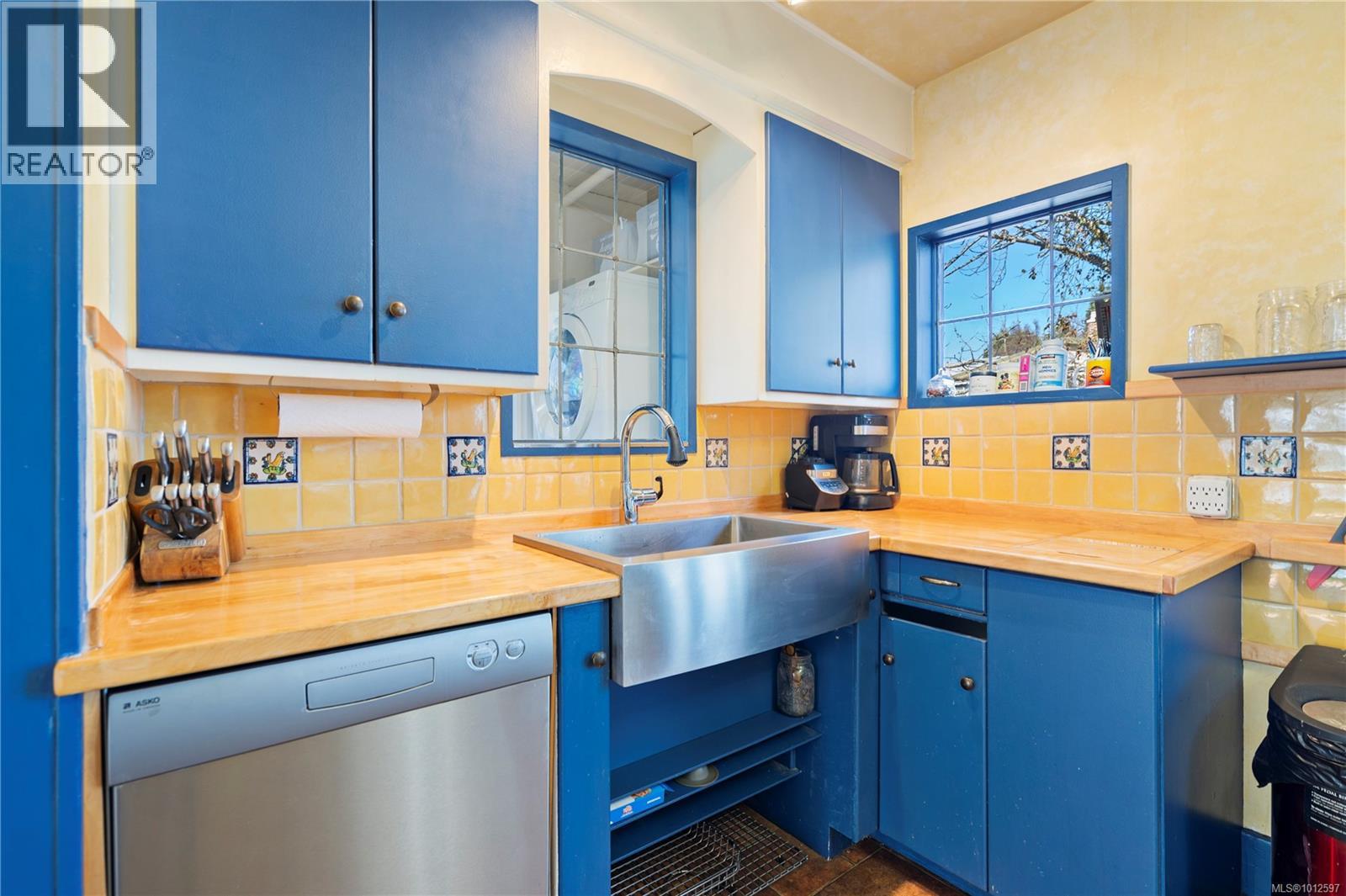 Photo 26 of 3228 Seaton St, Saanich BC