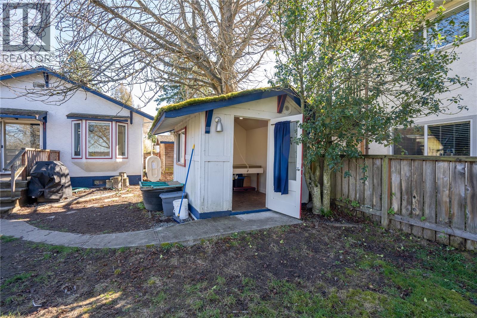 Photo 35 of 3228 Seaton St, Saanich BC