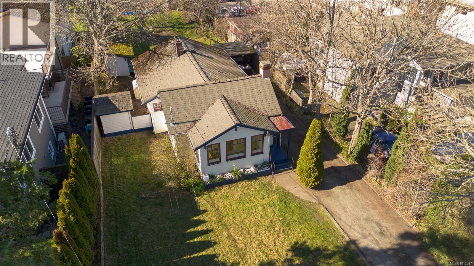 Photo 5 of 3228 Seaton St, Saanich BC