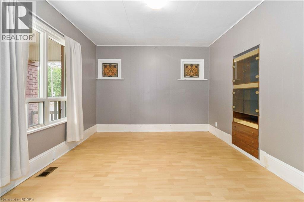 Photo 4 of 160 Catharine Avenue, Brantford ON