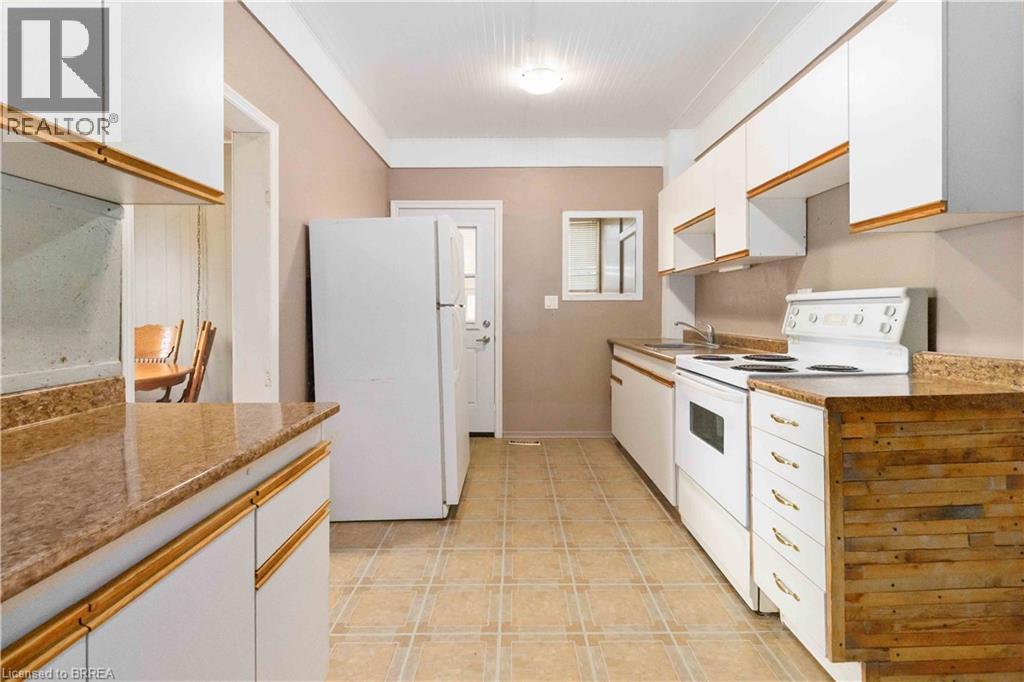 Photo 6 of 160 Catharine Avenue, Brantford ON