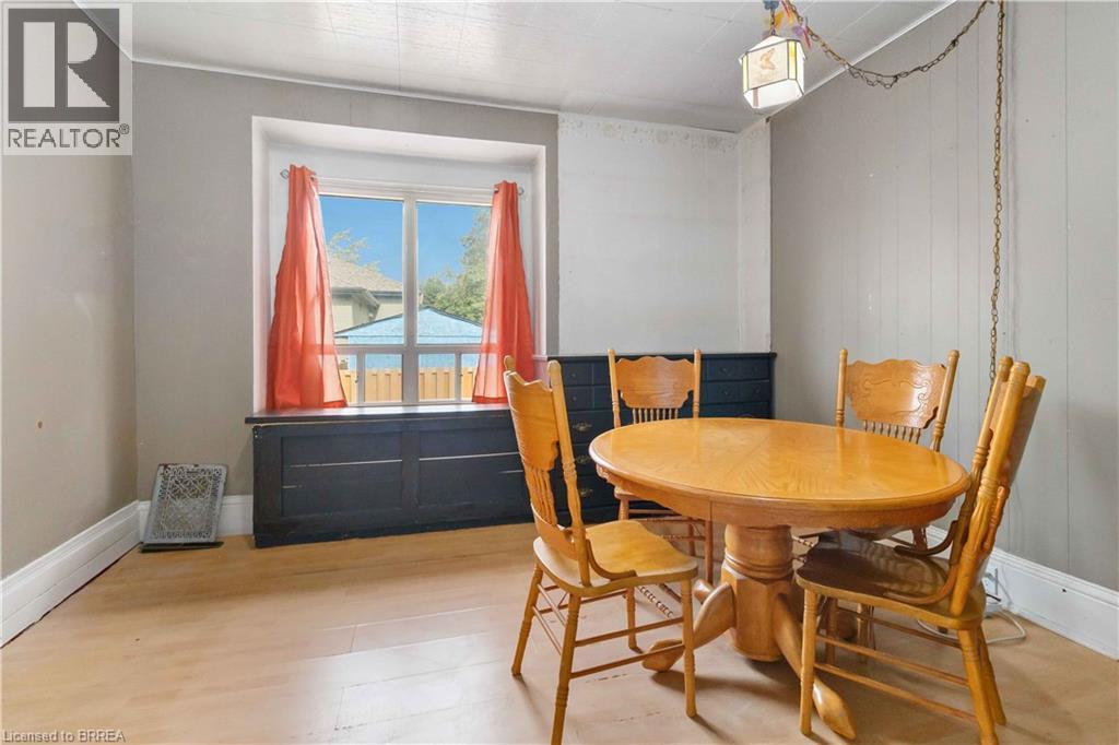 Photo 8 of 160 Catharine Avenue, Brantford ON