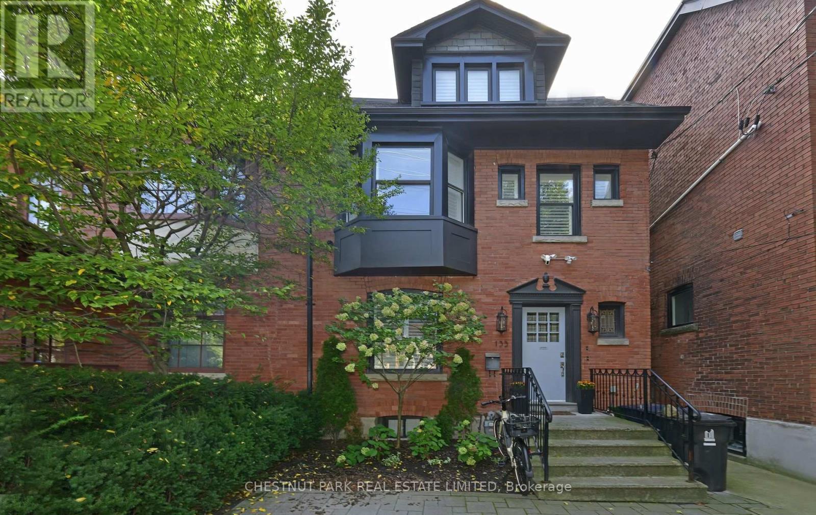 Photo 1 of Upper 133 Cottingham Street, Toronto ON
