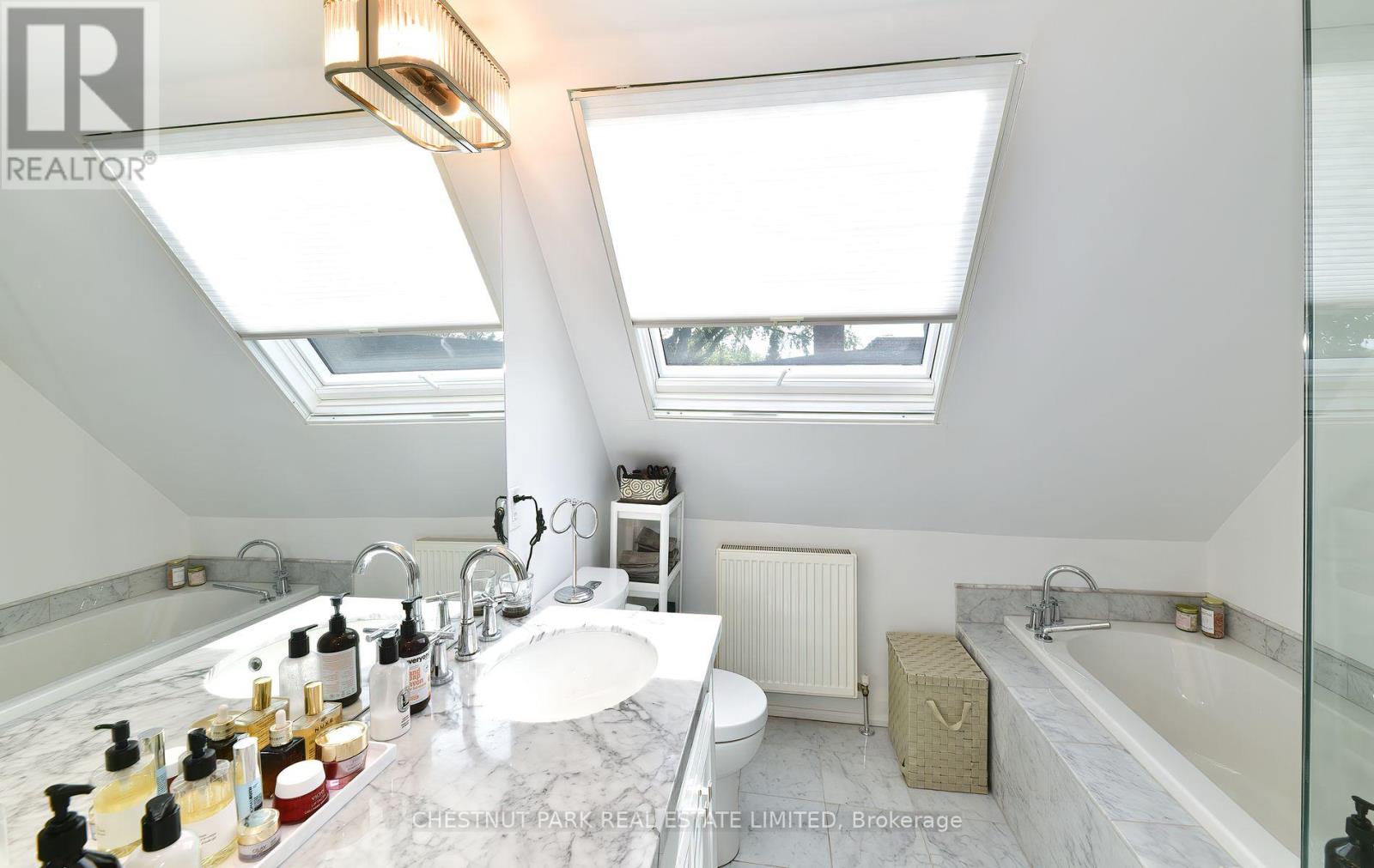 Photo 15 of Upper 133 Cottingham Street, Toronto ON