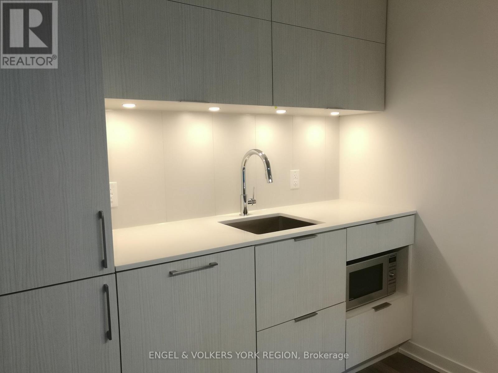 Photo 8 of 301 20 Richardson Street S, Toronto ON