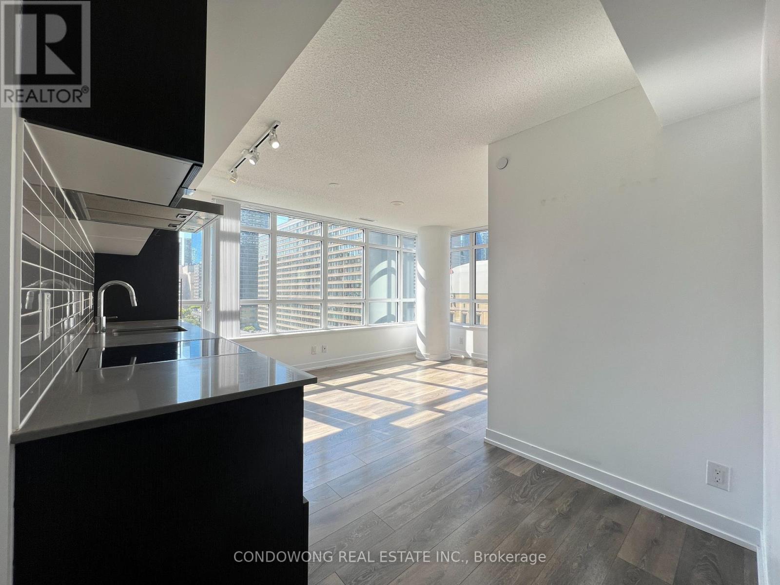 Photo 4 of 903 365 Church Street, Toronto ON
