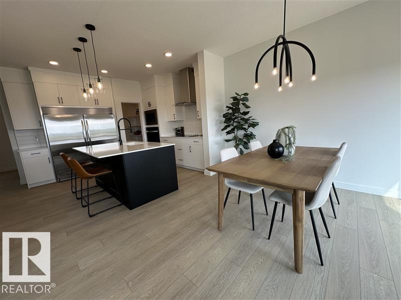 Photo 3 of 22523 87 Av Nw, Edmonton AB
