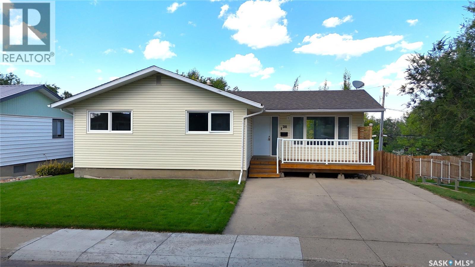 Photo 1 of 201 Conlin Drive, Swift Current SK