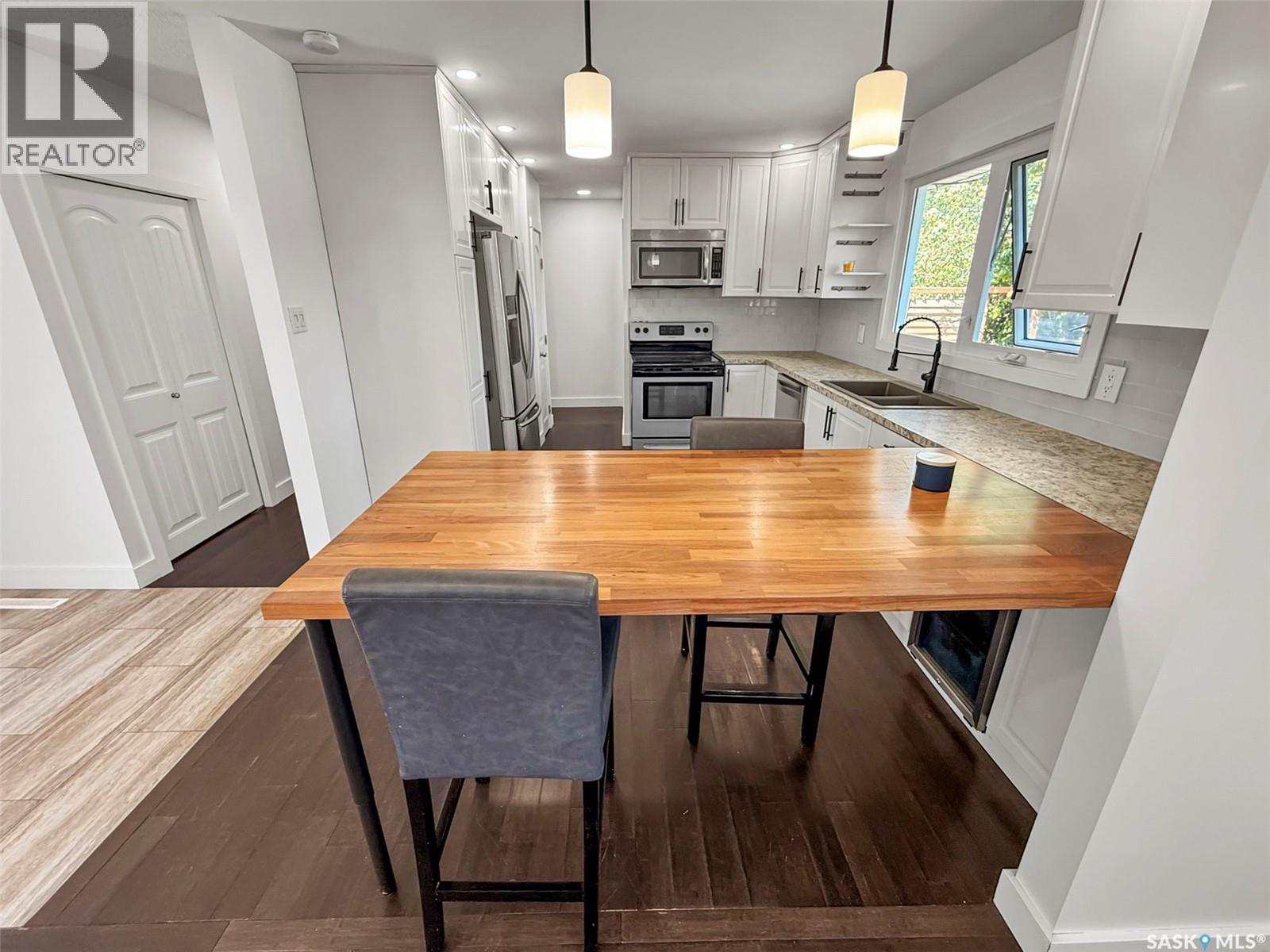 Photo 11 of 201 Conlin Drive, Swift Current SK