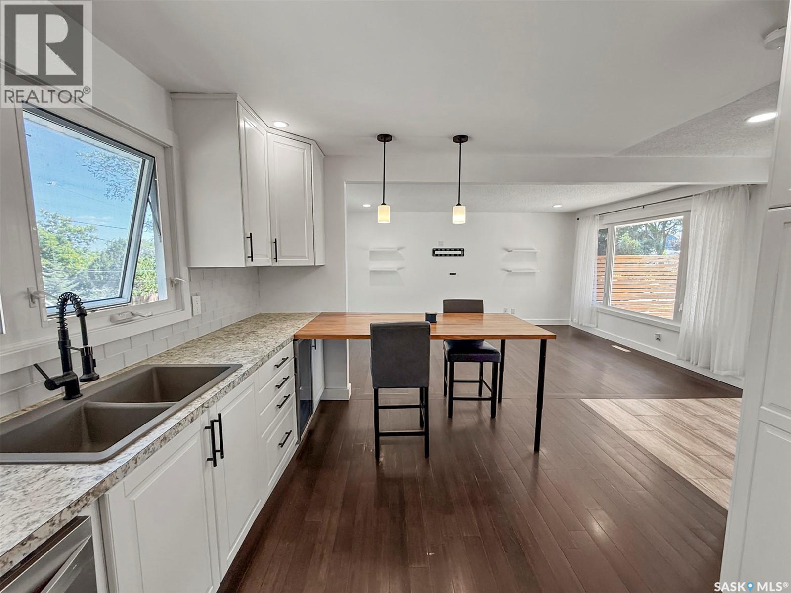 Photo 12 of 201 Conlin Drive, Swift Current SK