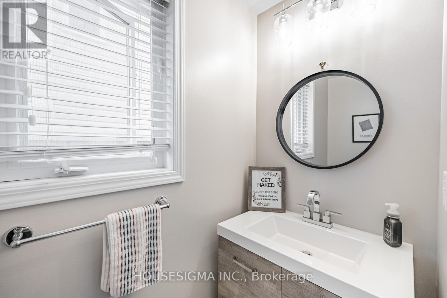 Photo 11 of 54 7 Sirente Drive, Hamilton ON