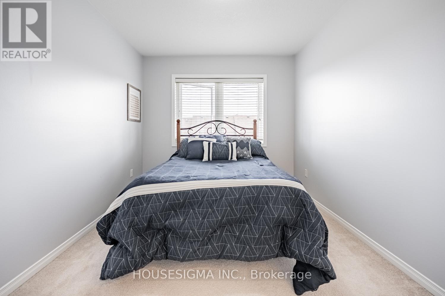 Photo 20 of 54 7 Sirente Drive, Hamilton ON