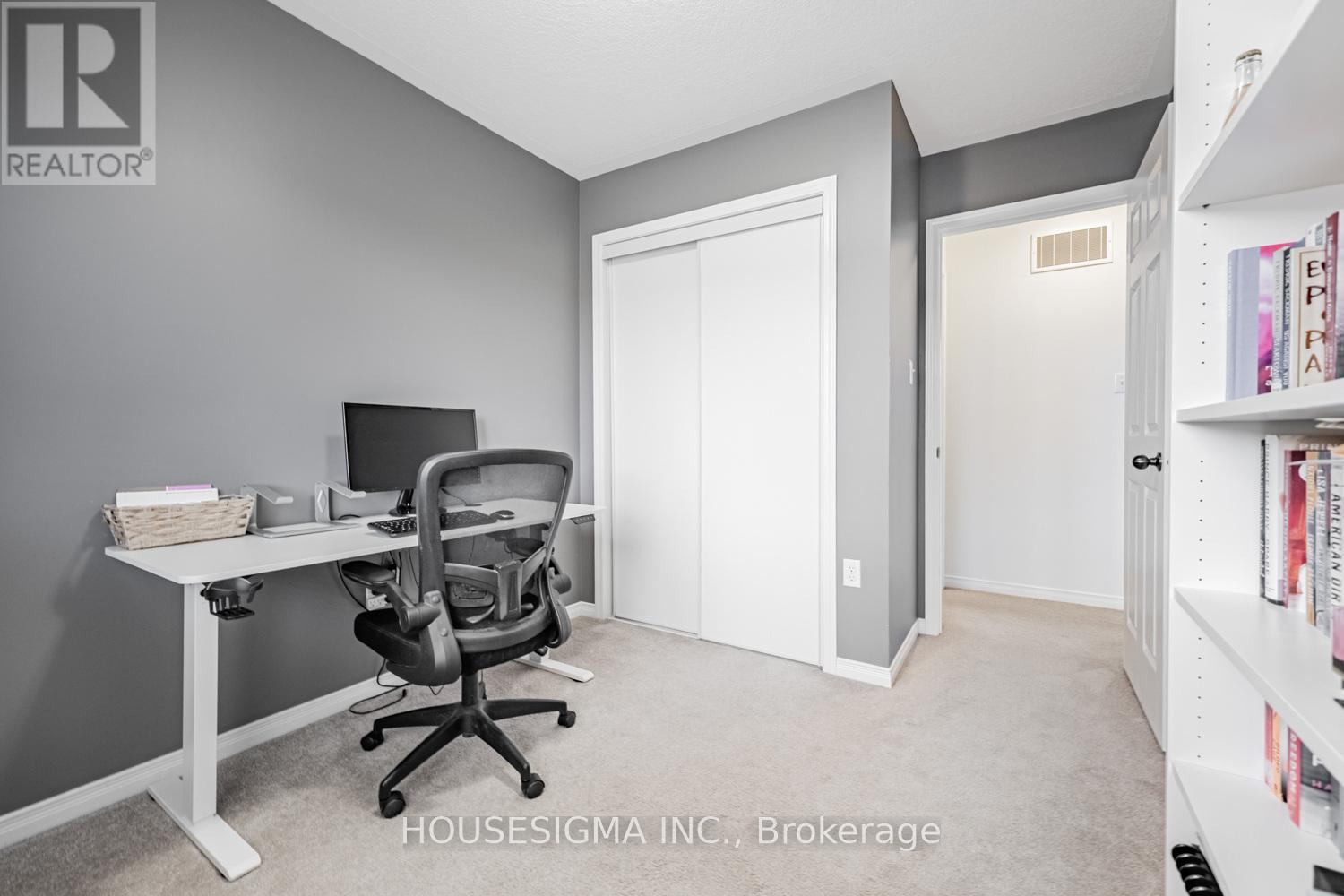Photo 23 of 54 7 Sirente Drive, Hamilton ON