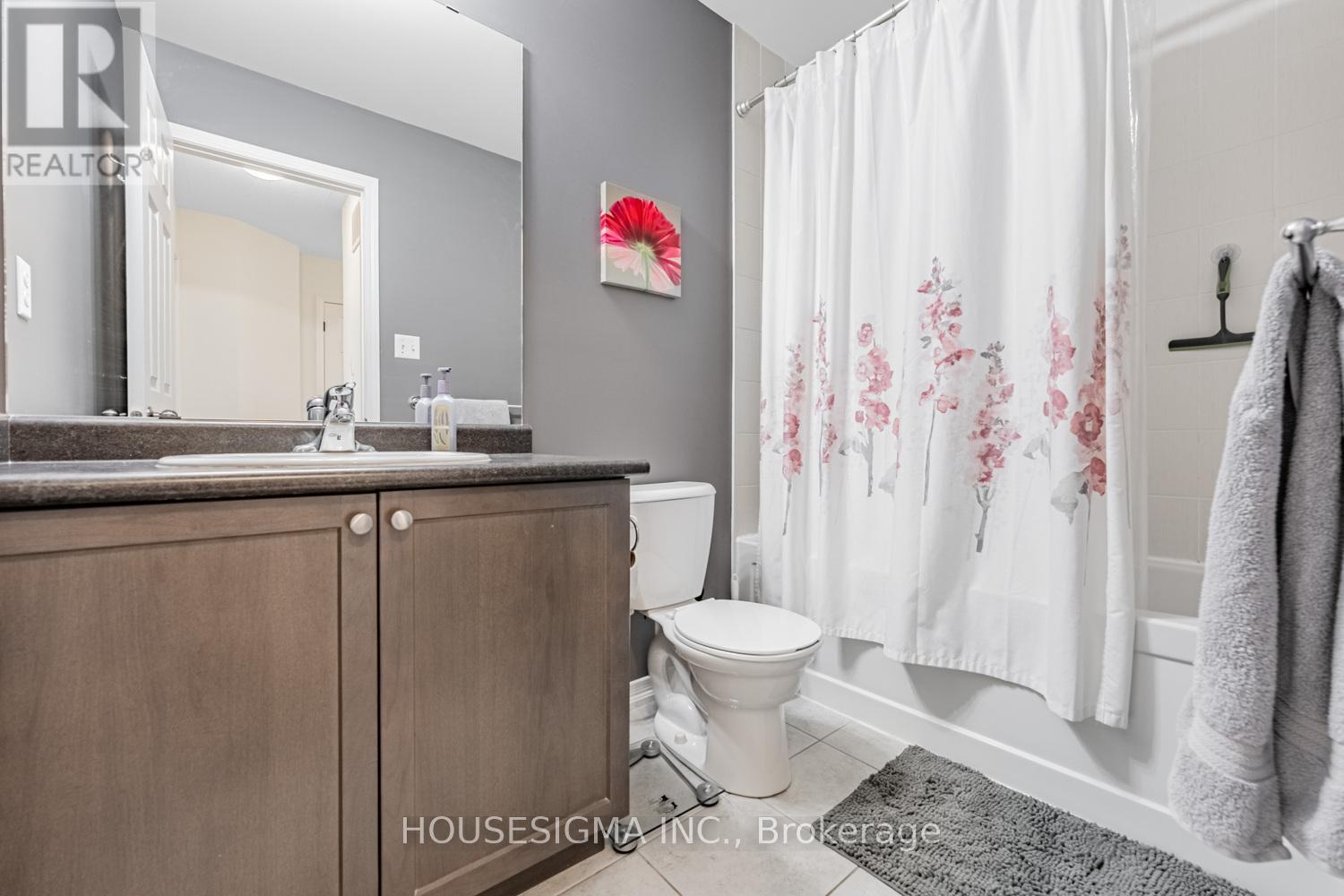 Photo 24 of 54 7 Sirente Drive, Hamilton ON