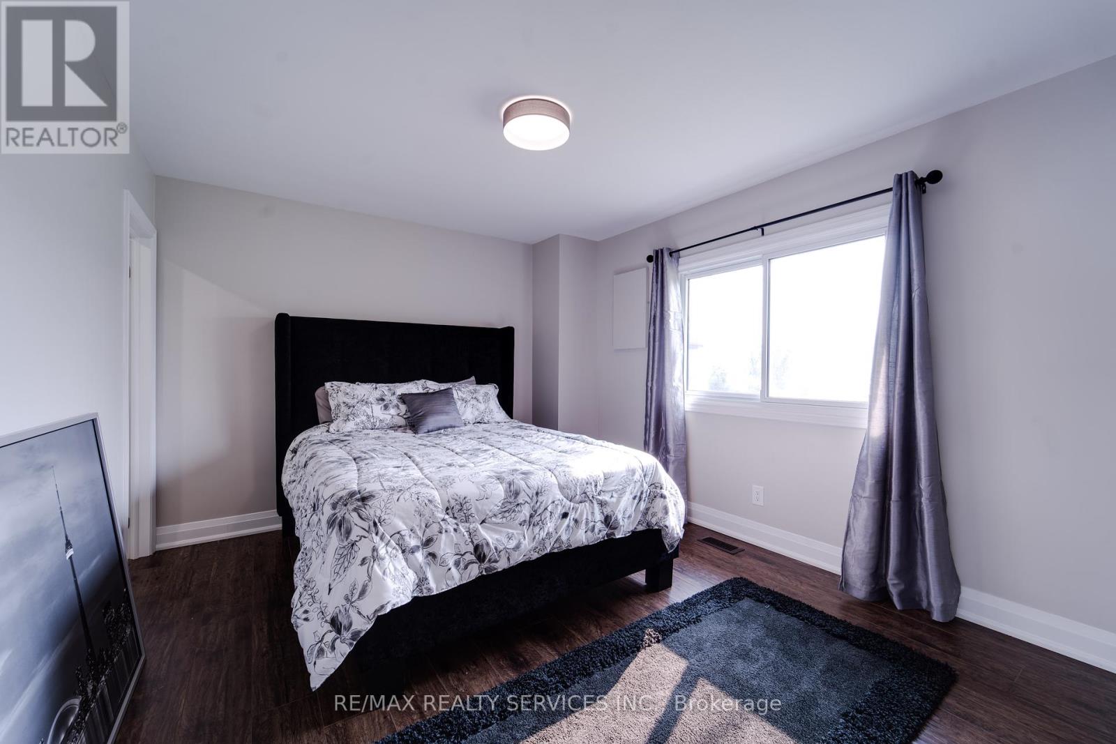 Photo 12 of 885 Glen Cedar Drive, Selwyn ON