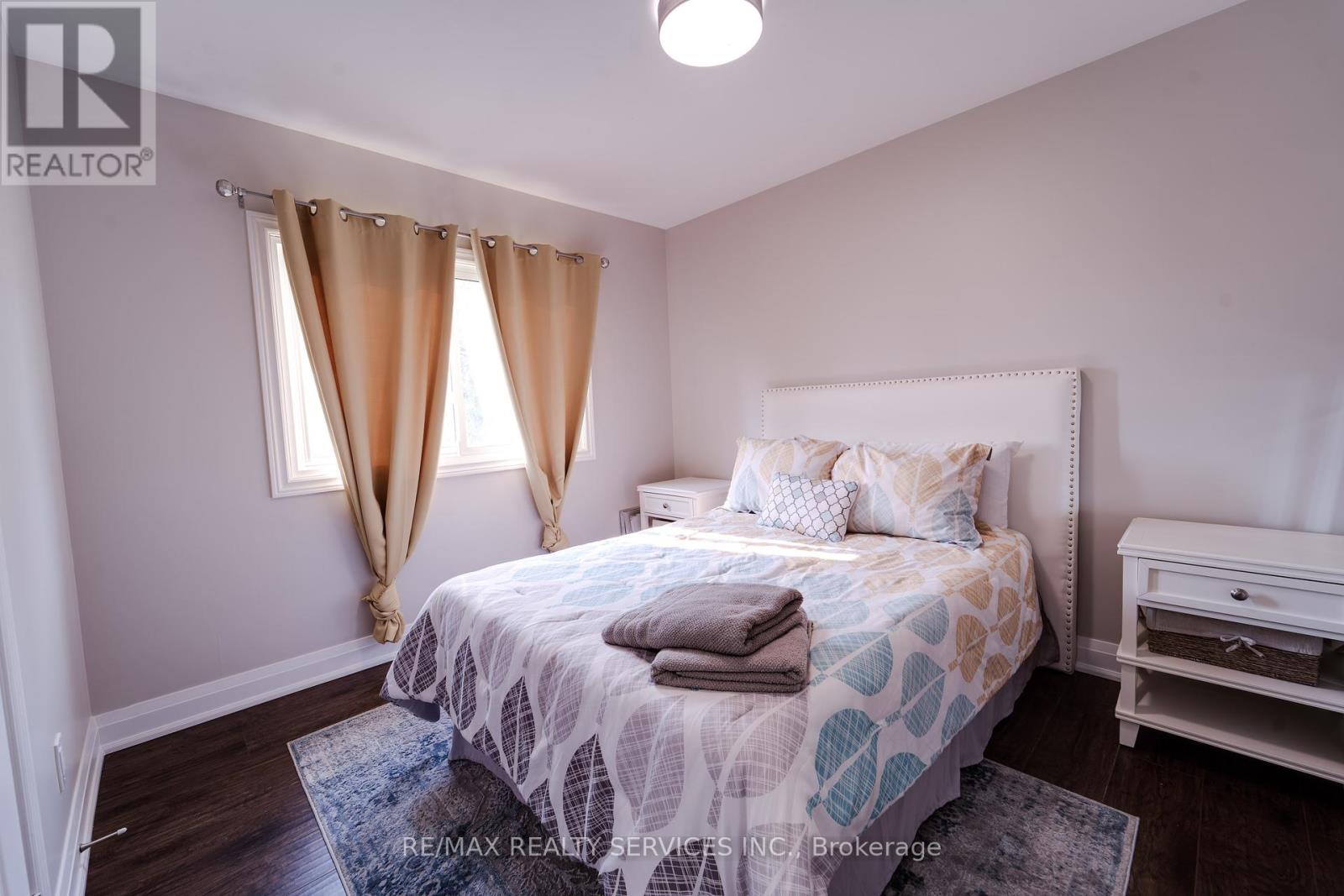 Photo 14 of 885 Glen Cedar Drive, Selwyn ON